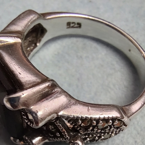Black Onyx and Marcasite Women's Antique ring - Size 8 - Picture 5 of 5
